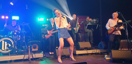 Grosses Christmas-Konzert von Larissa Baumann und Band